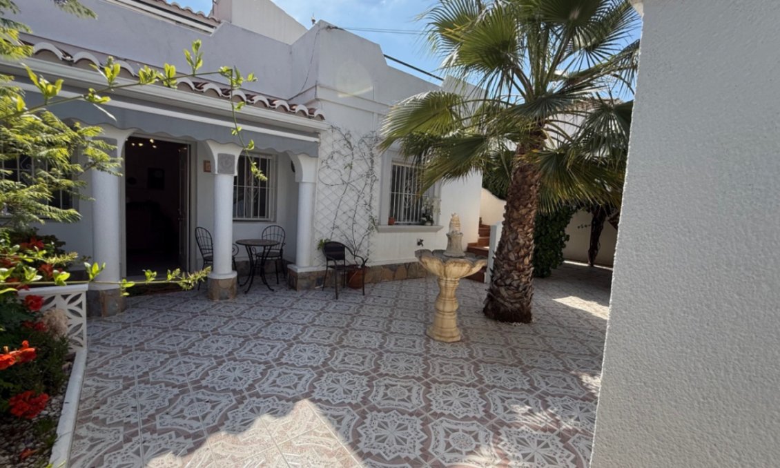 Segunda mano - Villa -
Torrevieja - Costa Blanca