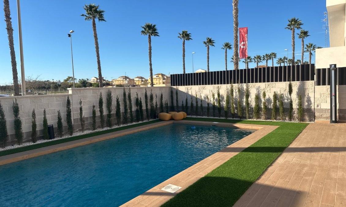 Segunda mano - Villa -
Ciudad Quesada - Costa Blanca