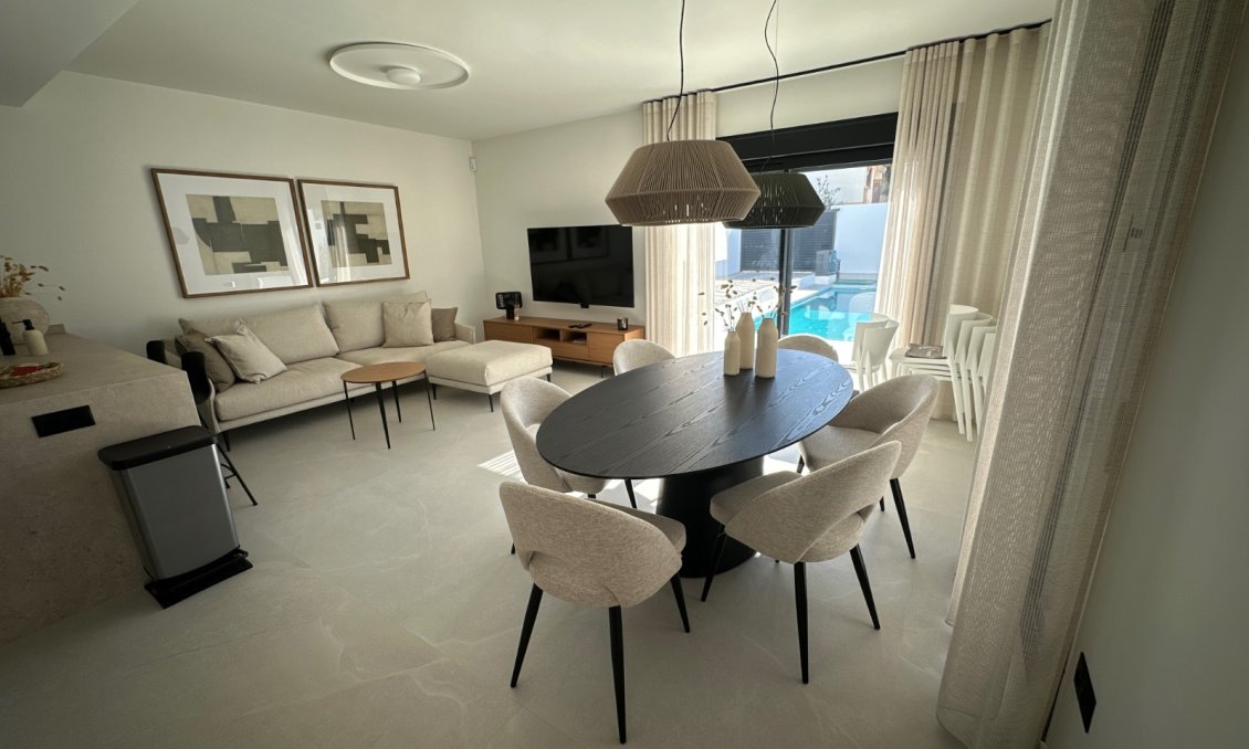Segunda mano - Villa -
Ciudad Quesada - Costa Blanca