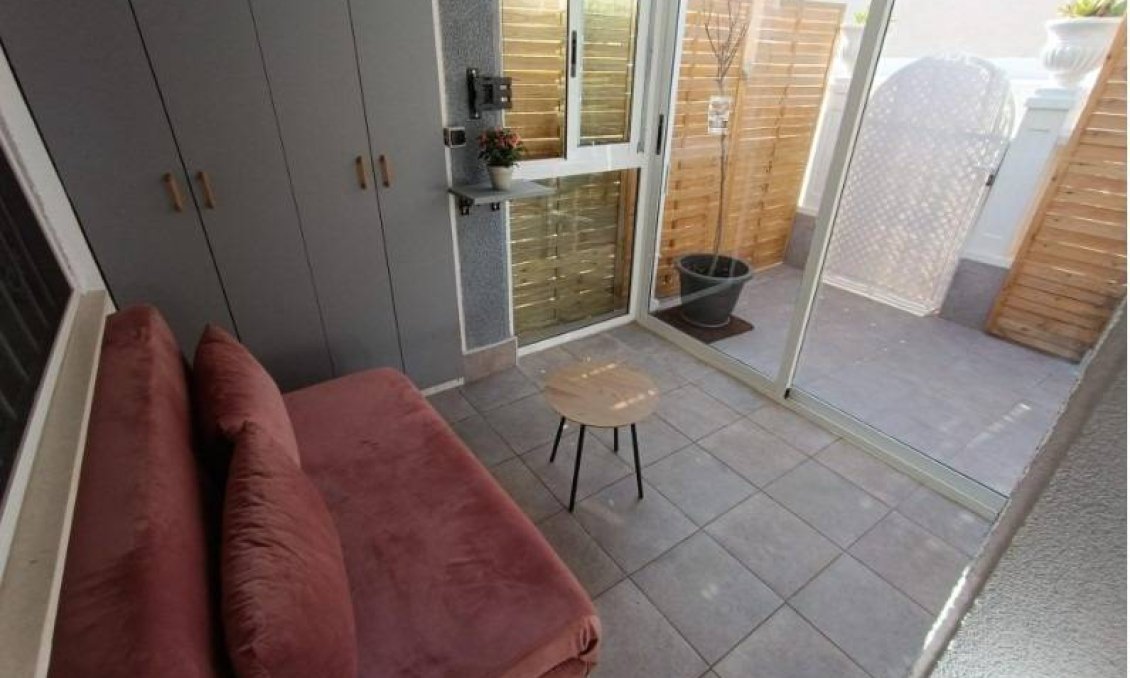 Segunda mano - Apartamento -
Torrevieja - Los Balcones