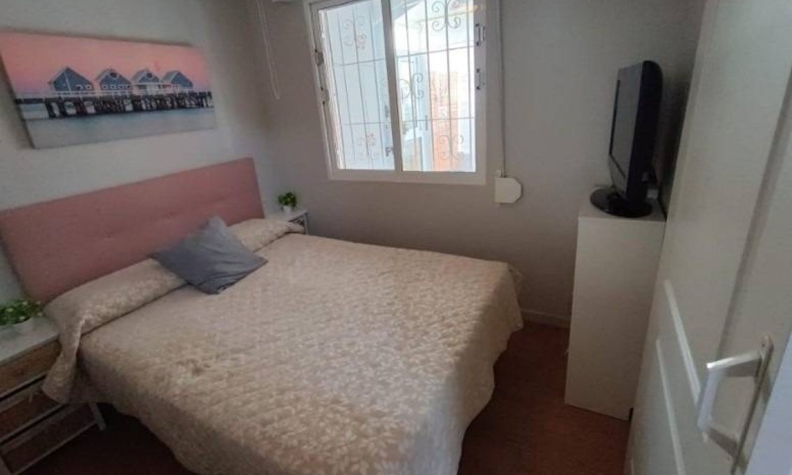 Segunda mano - Apartamento -
Torrevieja - Los Balcones