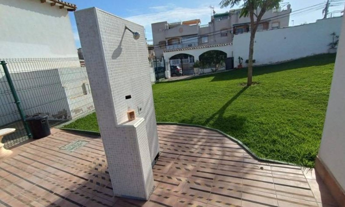 Segunda mano - Apartamento -
Torrevieja - Los Balcones