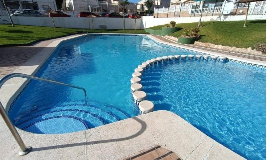 Segunda mano - Apartamento -
Torrevieja - Los Balcones