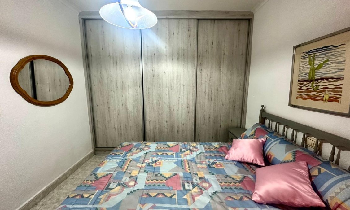 Segunda mano - Apartamento -
Torrevieja - Centro