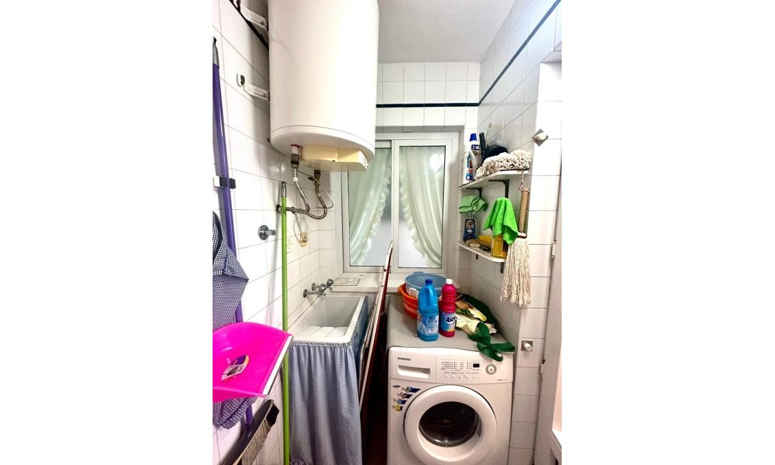 Segunda mano - Apartamento -
Torrevieja - Centro