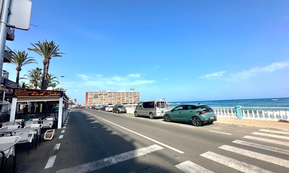 Segunda mano - Apartamento -
Torrevieja - Centro