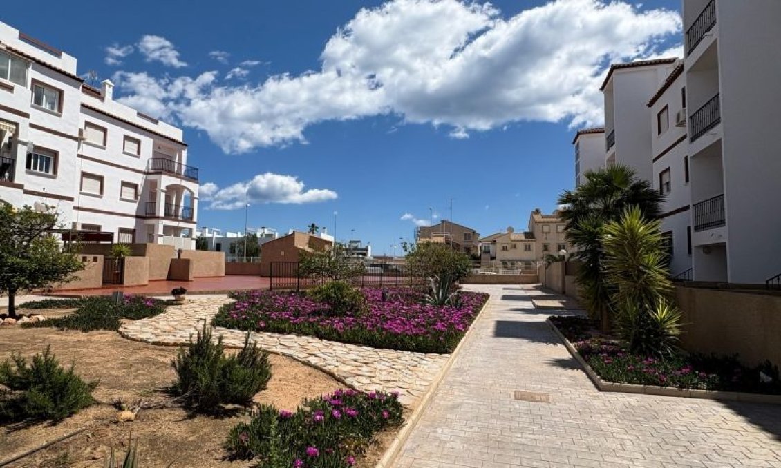 Segunda mano - Apartamento -
Orihuela Costa - Costa Blanca