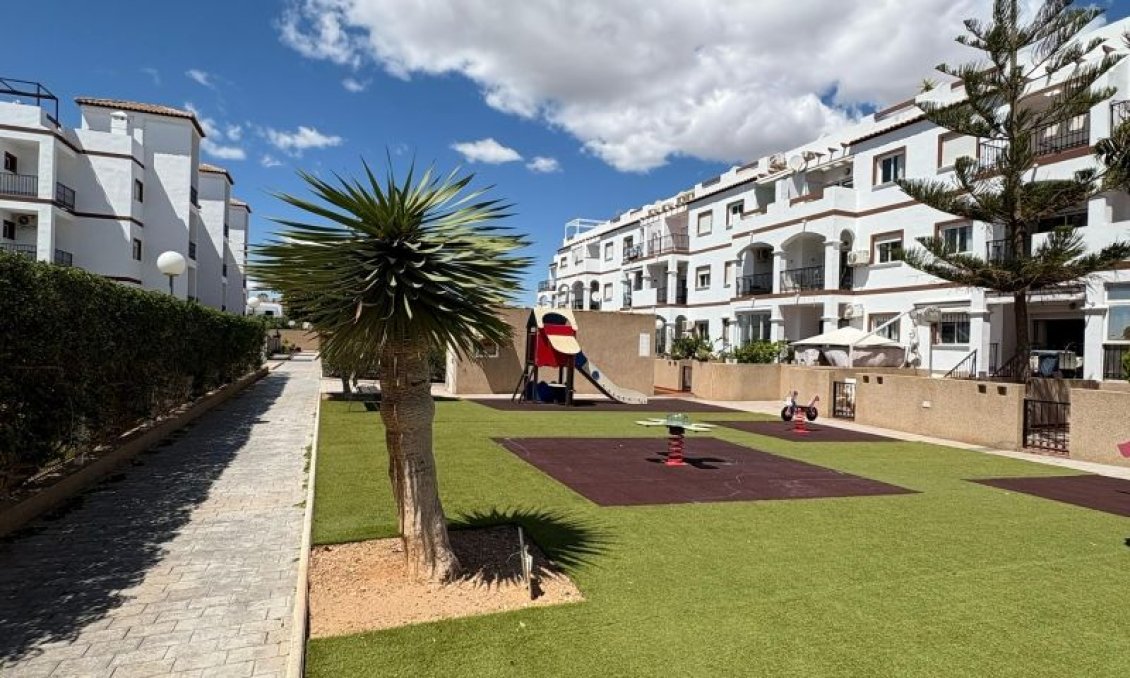 Segunda mano - Apartamento -
Orihuela Costa - Costa Blanca