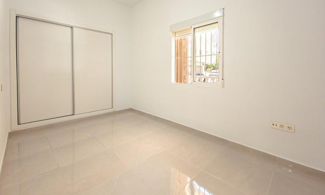 Wiederverkauf - Wohnung -
Torrevieja - Costa Blanca