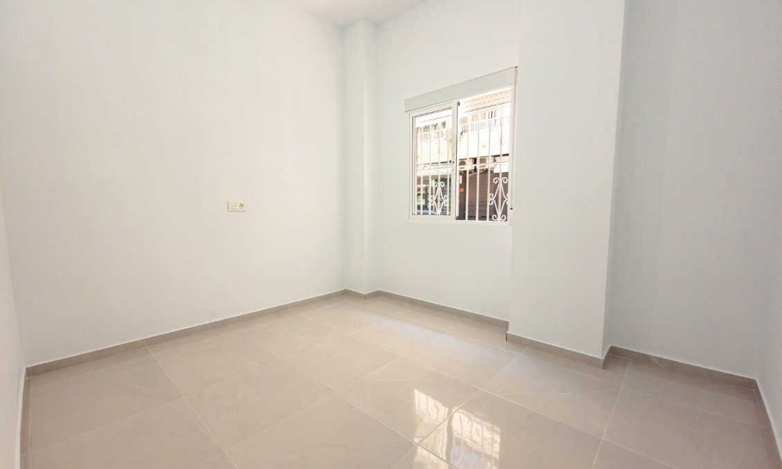 Wiederverkauf - Wohnung -
Torrevieja - Costa Blanca