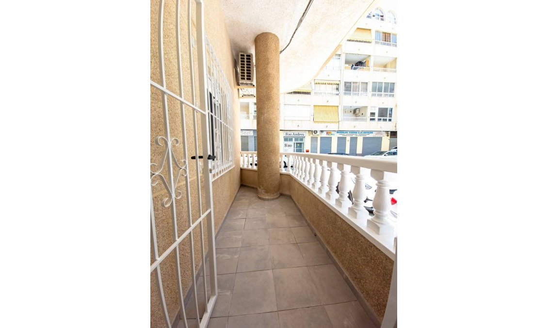 Wiederverkauf - Wohnung -
Torrevieja - Costa Blanca