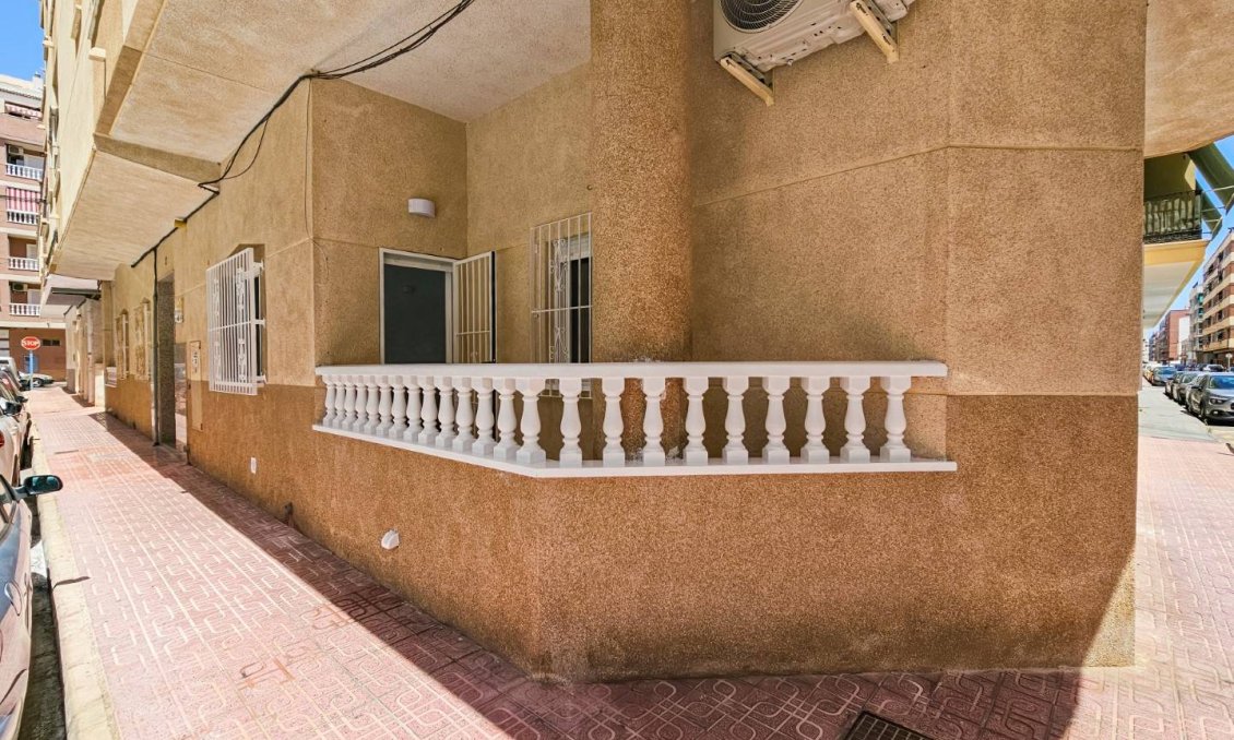 Wiederverkauf - Wohnung -
Torrevieja - Costa Blanca