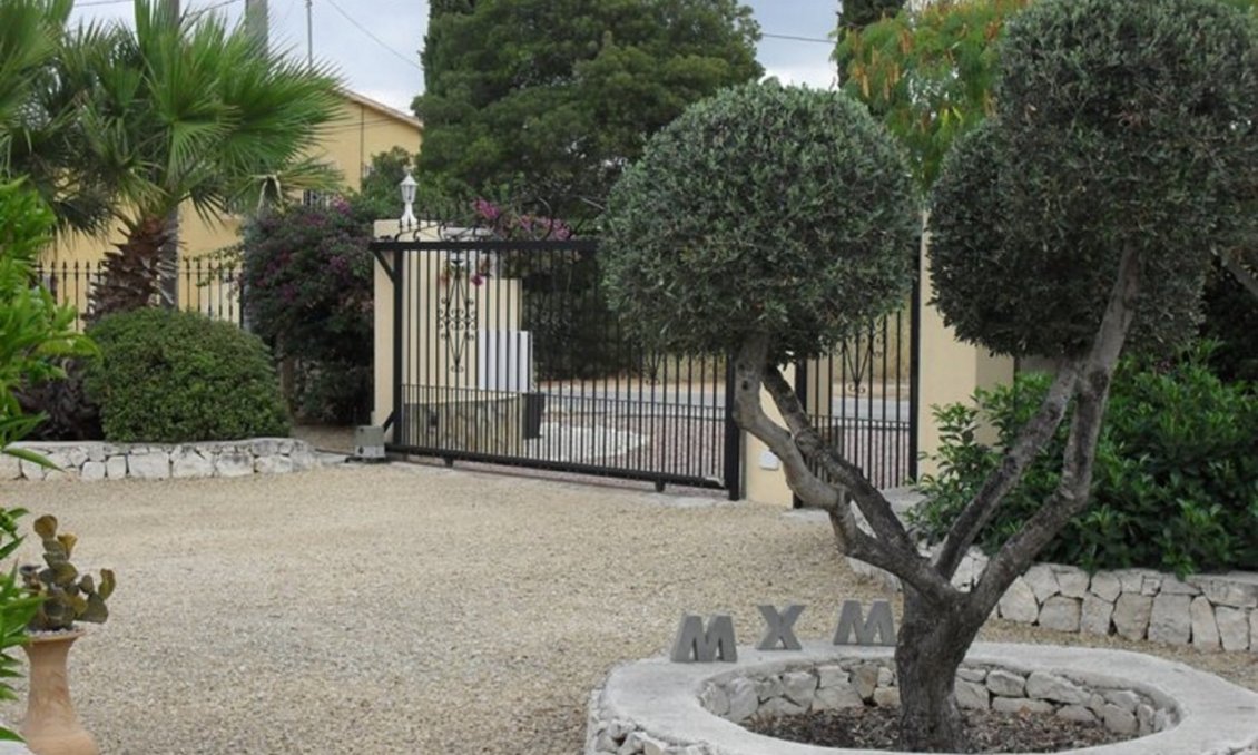 Segunda mano - Villa -
Jalón - Inland