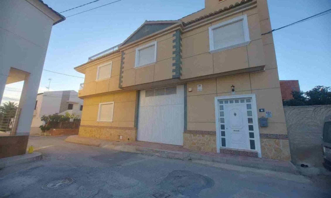 Segunda mano - Town House -
Orihuela - Inland