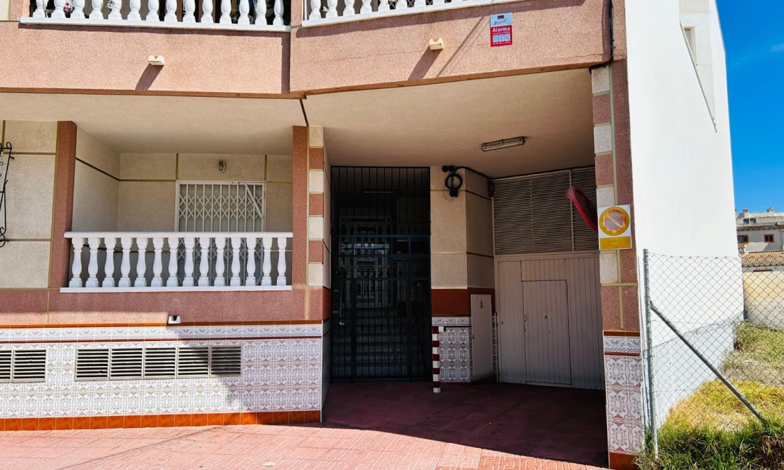 Wiederverkauf - Villa -
Torrevieja - Costa Blanca
