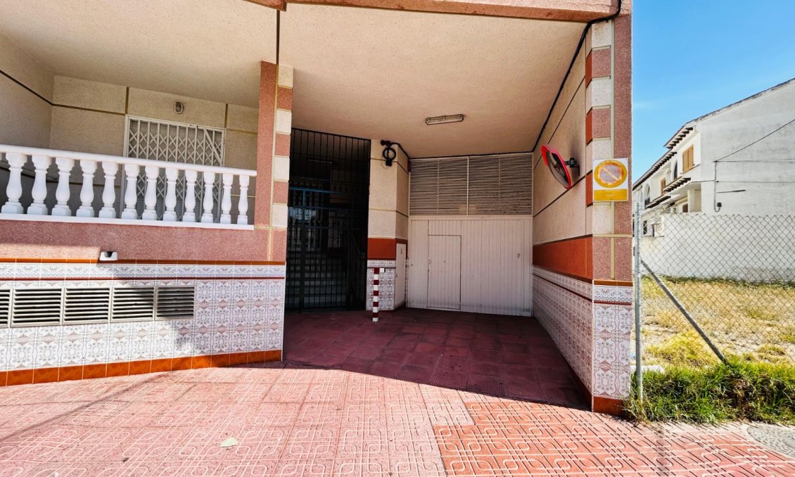 Wiederverkauf - Villa -
Torrevieja - Costa Blanca