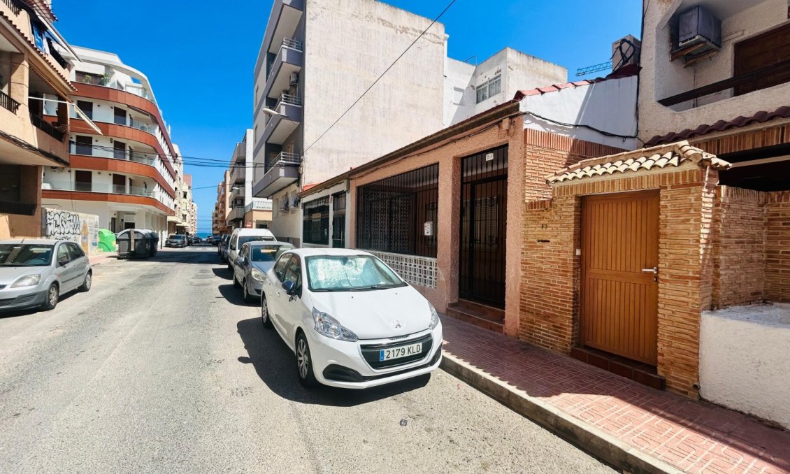 Wiederverkauf - Villa -
Torrevieja - Costa Blanca
