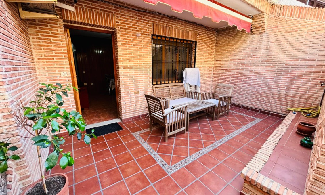 Wiederverkauf - Villa -
Torrevieja - Costa Blanca