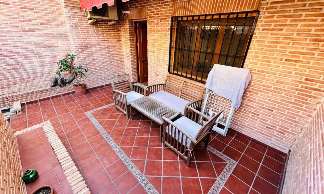 Wiederverkauf - Villa -
Torrevieja - Costa Blanca