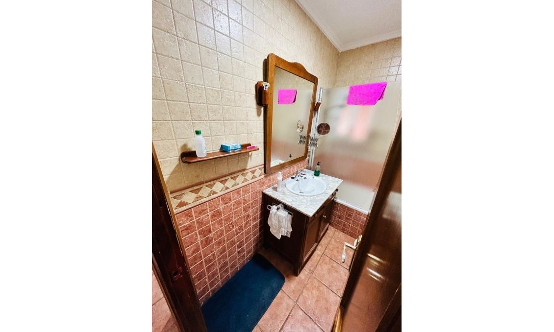 Wiederverkauf - Villa -
Torrevieja - Costa Blanca