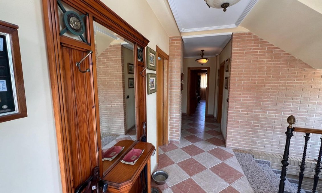 Segunda mano - Villa -
Benidorm - Costa Blanca