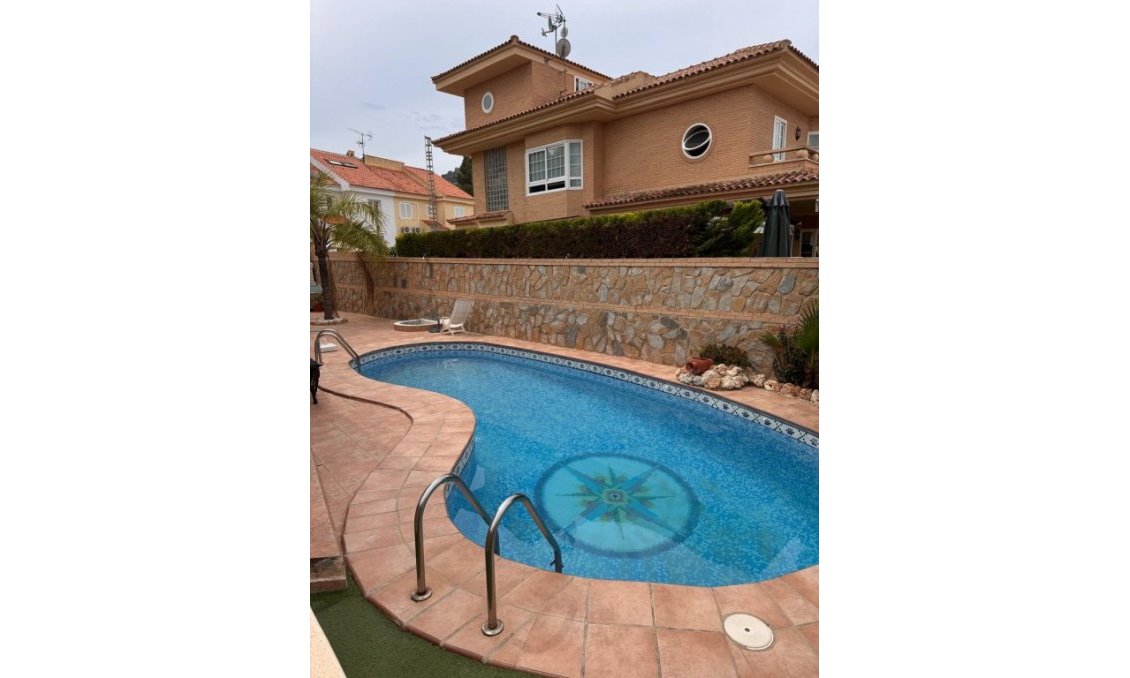 Segunda mano - Villa -
Benidorm - Costa Blanca