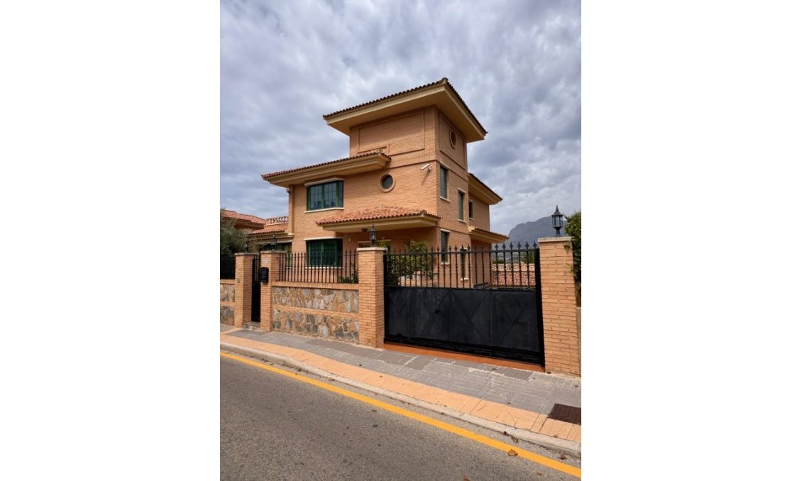 Segunda mano - Villa -
Benidorm - Costa Blanca
