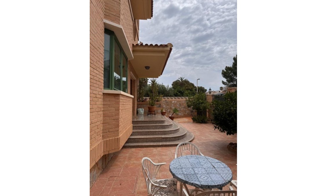 Segunda mano - Villa -
Benidorm - Costa Blanca