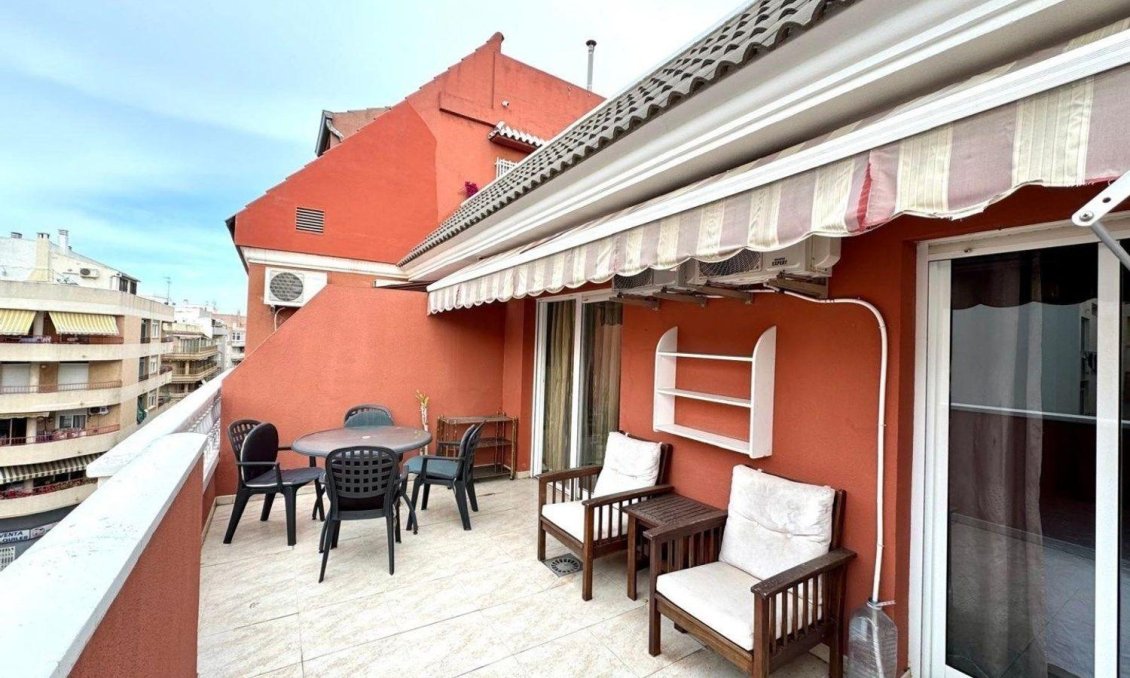 Segunda mano - Ático -
Torrevieja