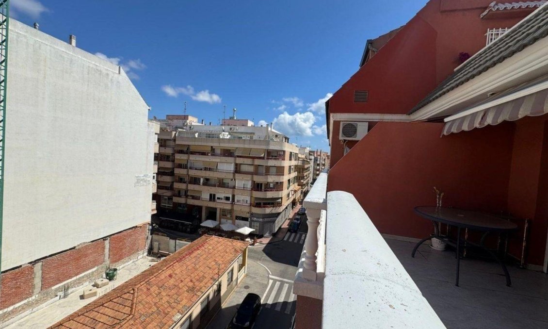 Segunda mano - Ático -
Torrevieja
