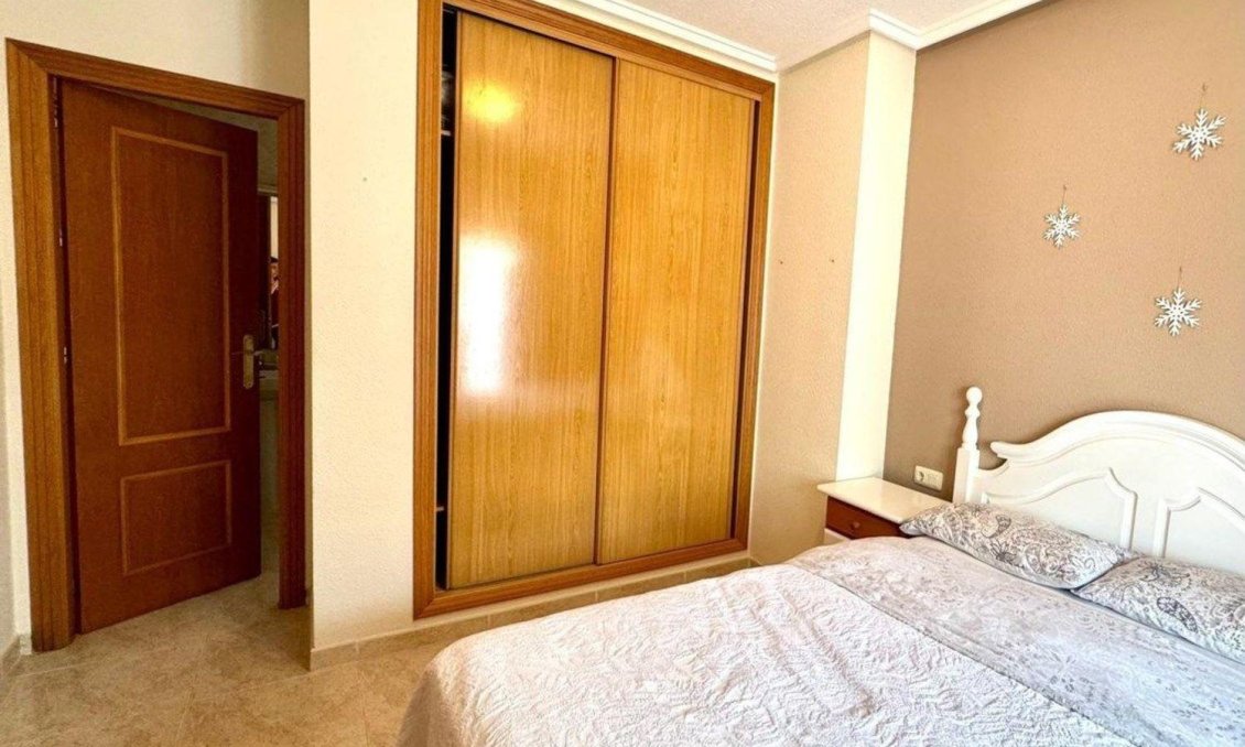 Segunda mano - Ático -
Torrevieja