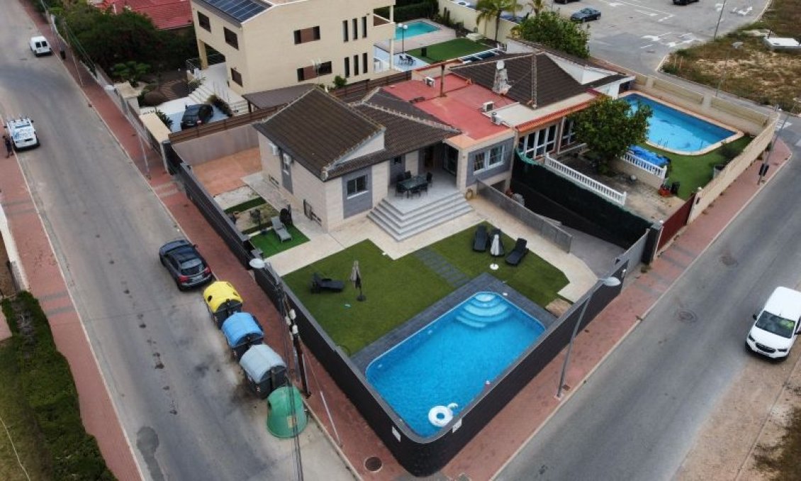 Segunda mano - Villa -
Torrevieja - Costa Blanca