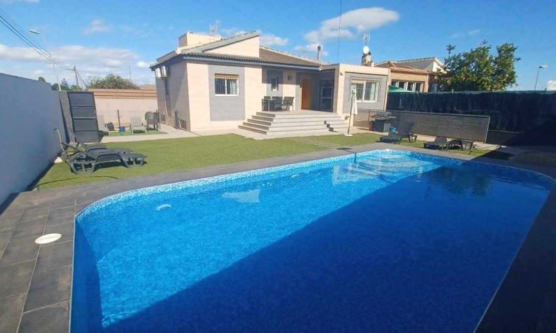 Segunda mano - Villa -
Torrevieja - Costa Blanca