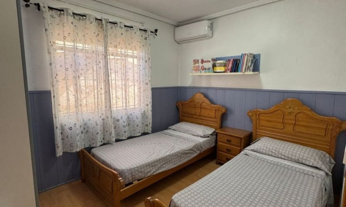 Segunda mano - Villa -
Torrevieja - Costa Blanca
