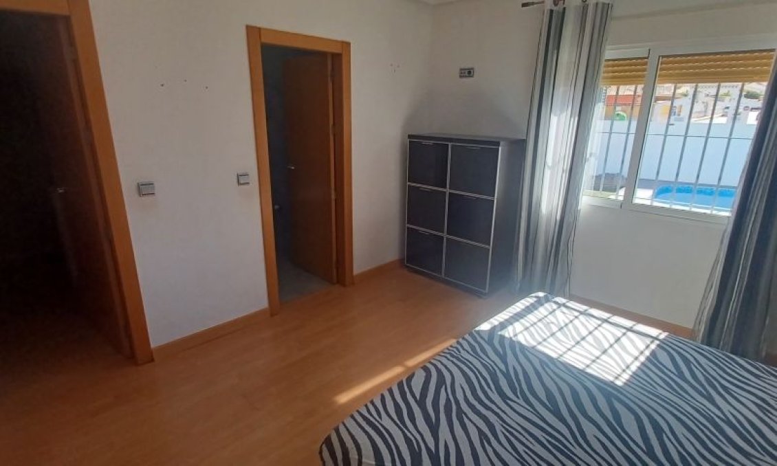 Segunda mano - Villa -
Torrevieja - Costa Blanca