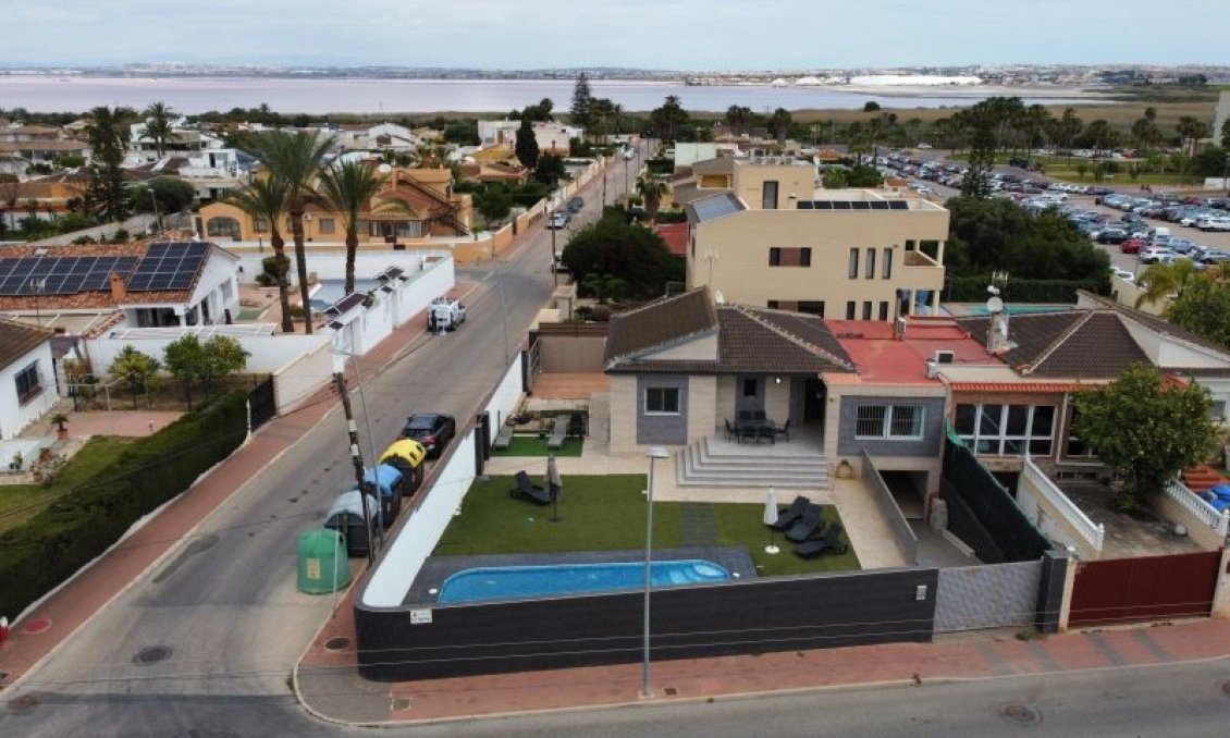 Segunda mano - Villa -
Torrevieja - Costa Blanca