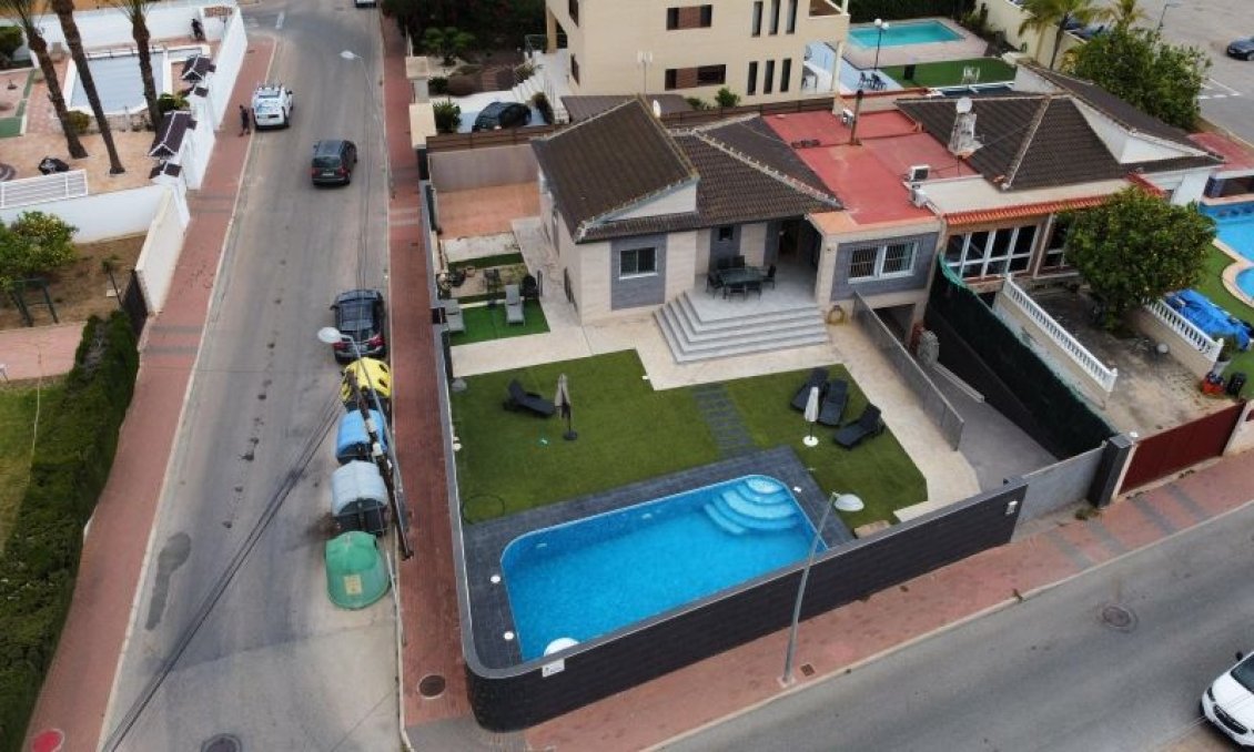 Segunda mano - Villa -
Torrevieja - Costa Blanca