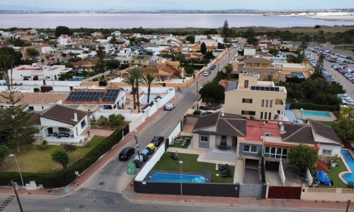 Segunda mano - Villa -
Torrevieja - Costa Blanca