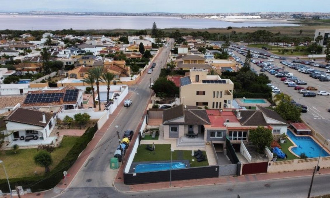 Segunda mano - Villa -
Torrevieja - Costa Blanca