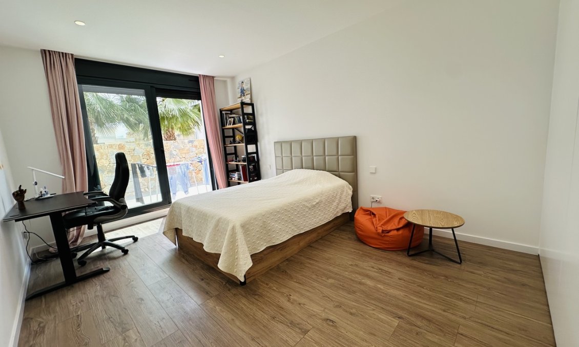 Segunda mano - Villa -
Las Colinas Golf - Costa Blanca