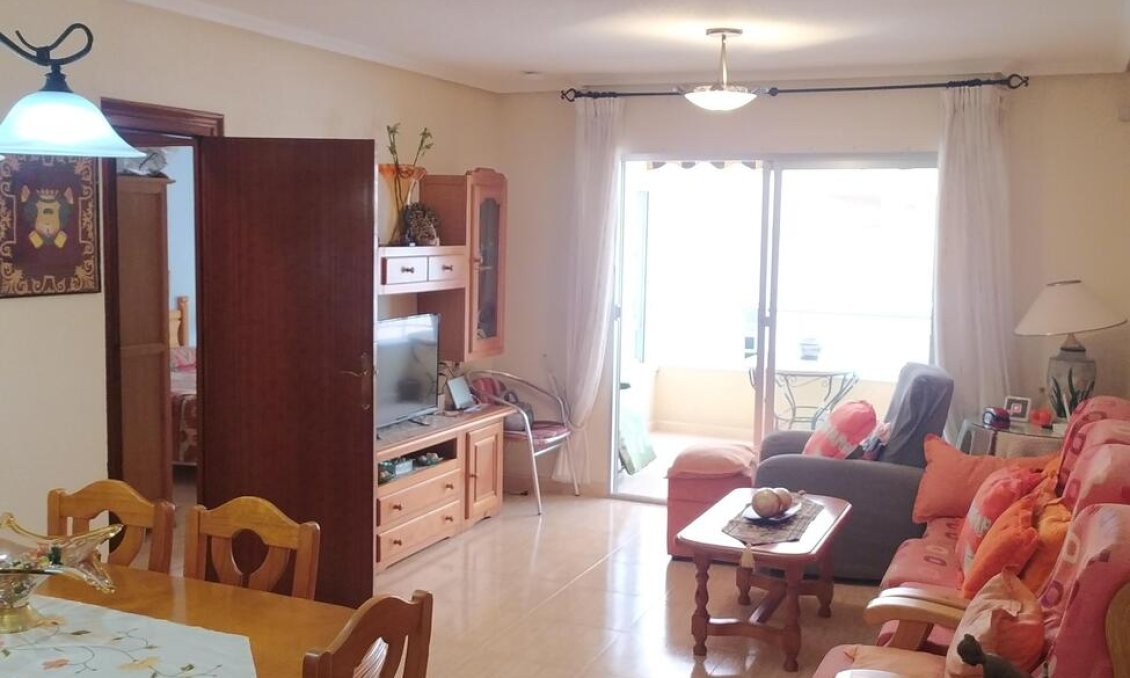 Segunda mano - Apartamento -
Torrevieja - Los Locos