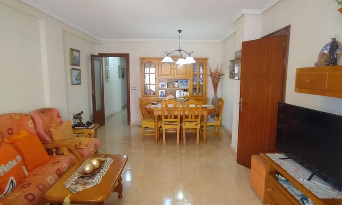 Segunda mano - Apartamento -
Torrevieja - Los Locos