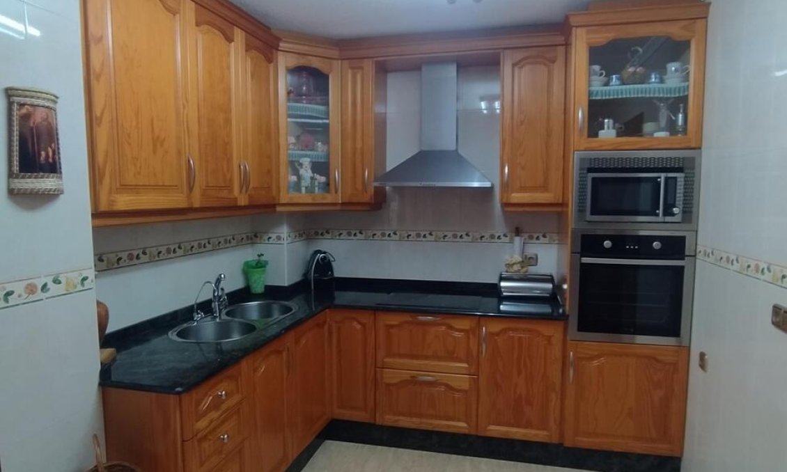 Segunda mano - Apartamento -
Torrevieja - Los Locos