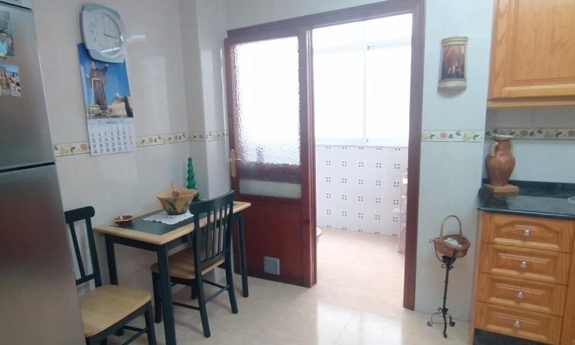 Segunda mano - Apartamento -
Torrevieja - Los Locos
