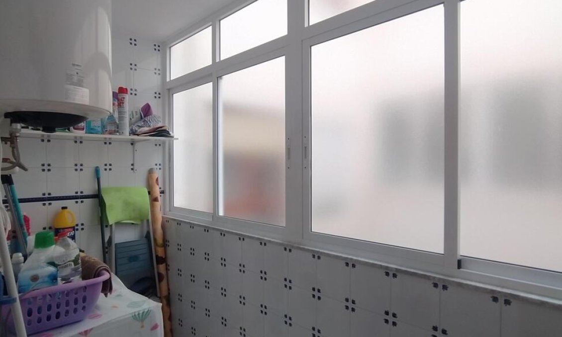 Segunda mano - Apartamento -
Torrevieja - Los Locos