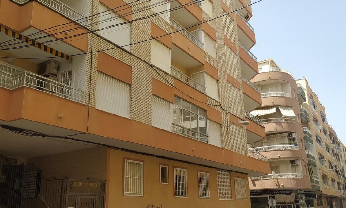 Segunda mano - Apartamento -
Torrevieja - Los Locos