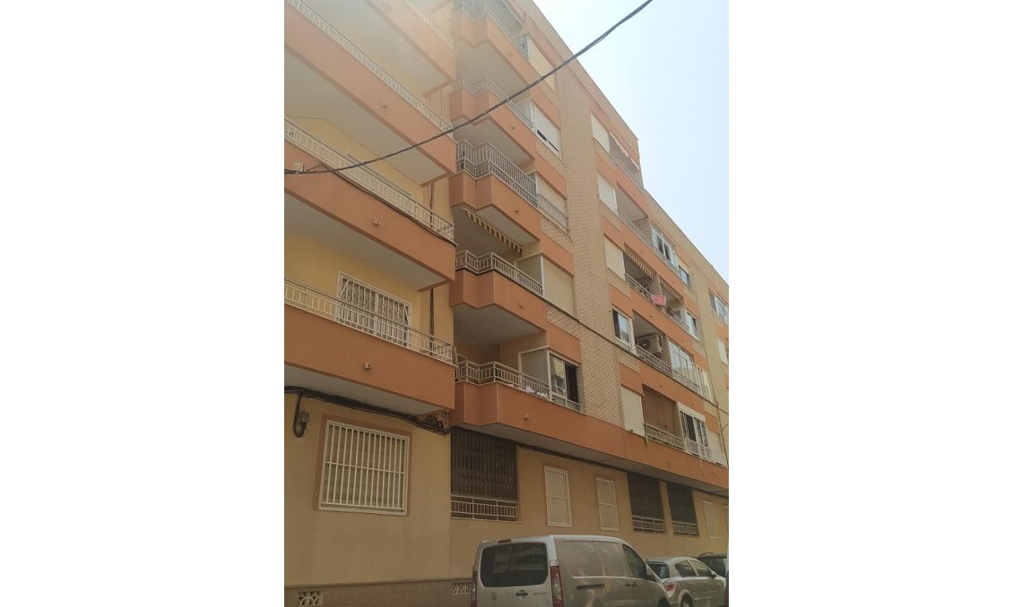 Segunda mano - Apartamento -
Torrevieja - Los Locos