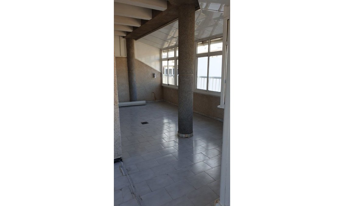 Segunda mano - Ático -
Torrevieja - Centro