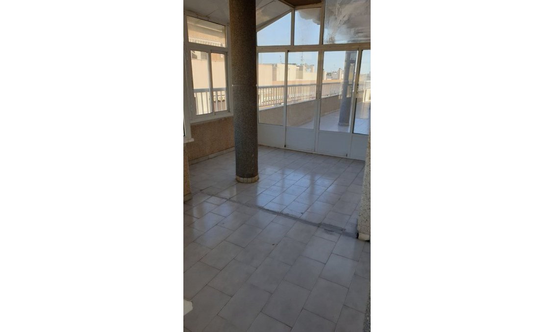 Segunda mano - Ático -
Torrevieja - Centro