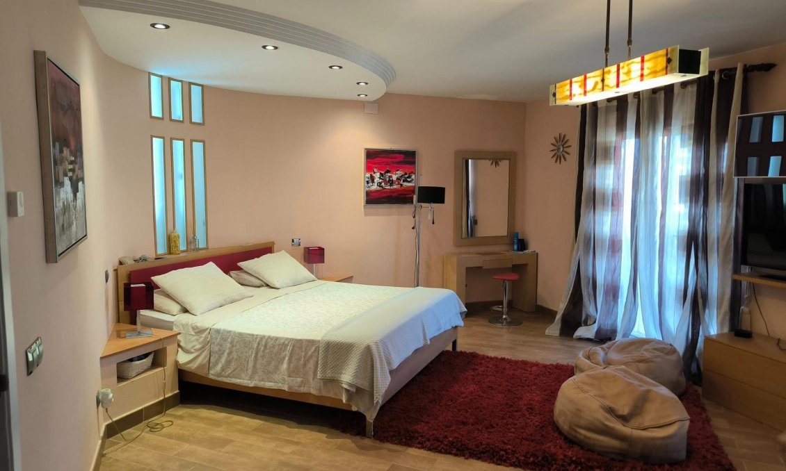 Segunda mano - Villa -
Torrevieja - La Siesta
